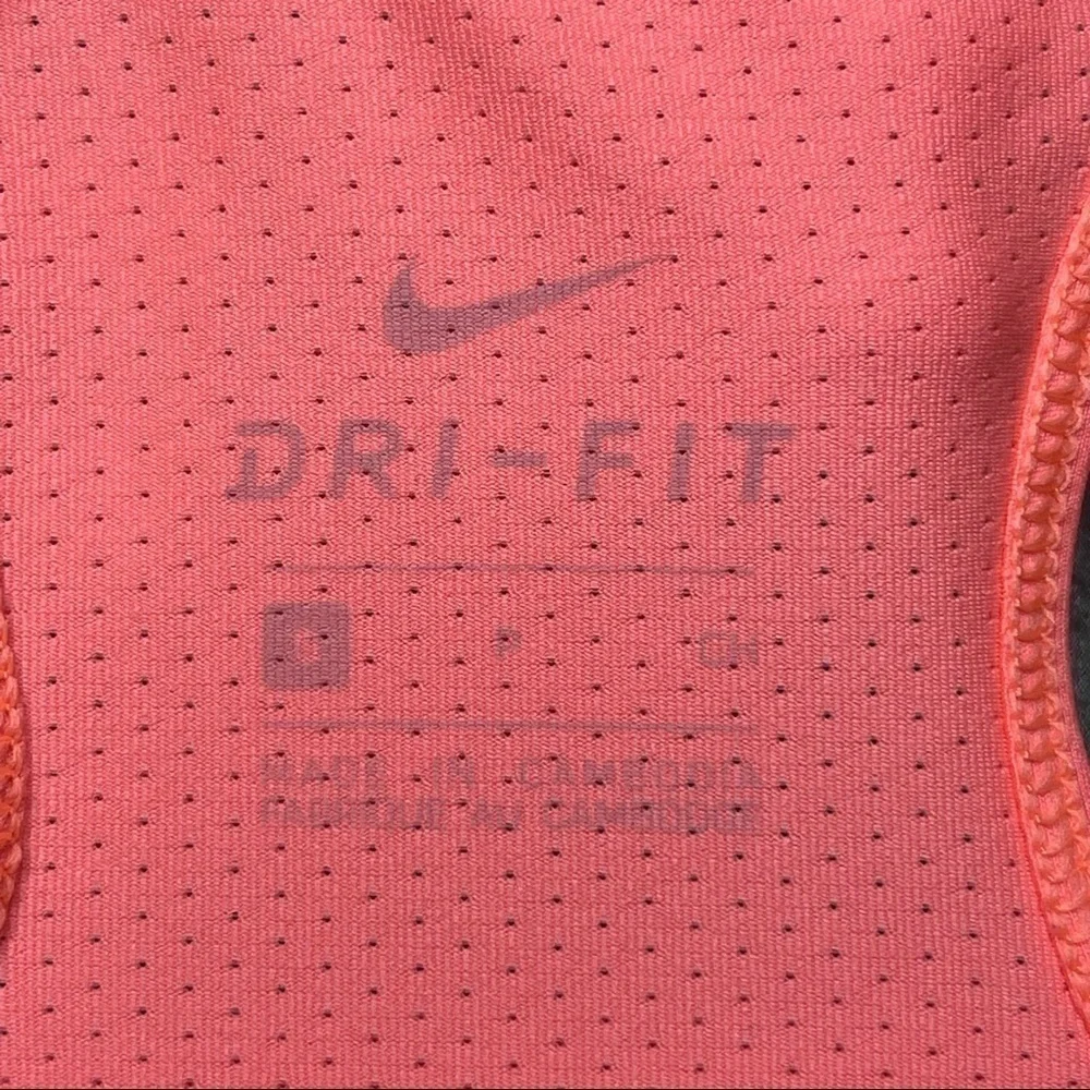 Nike Racerback Tank Top size Small